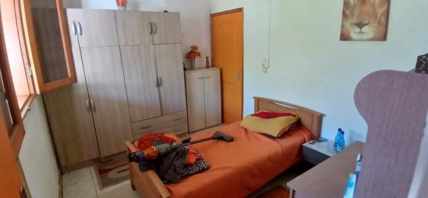 "Superbe villa spacieuse et lumineuse de 350 m² dans un quartier résidentiel de Ravine Creuse Saint André