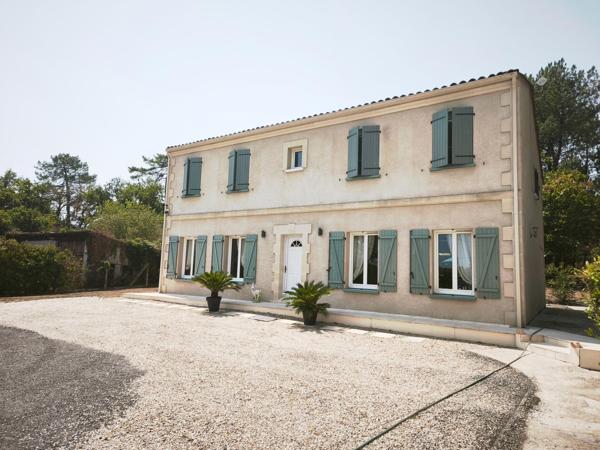 Maison à Montlieu-la-Garde, 17210 - 6 pièces 180m²