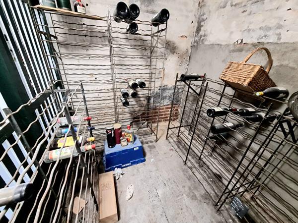 LOUVIERS 27400 hyper centre ville - Propriété de caractère de 240 m2 - 5 chambres + une maison d'amis de 75 m2 rénovée sur 1.200 m2 de terrain plat - Prix : 556.000