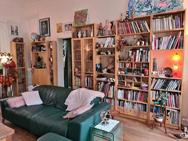 LOUVIERS 27400 hyper centre ville - Propriété de caractère de 240 m2 - 5 chambres + une maison d'amis de 75 m2 rénovée sur 1.200 m2 de terrain plat - Prix : 556.000