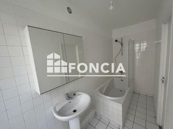 Location Appartement 3 pièces 55.07 m² - 23 RUE DE ROCROY Paris 75010