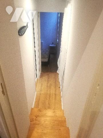 Au sein de la citadelle, jolie maison ancienne de ville sur 2 niveaux rénovée avec goût