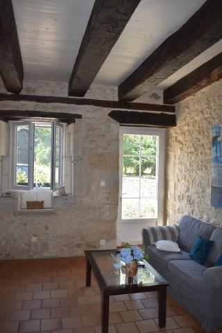 PROPRIETE DE CHARME ACCES DIRECT RIVIERE PROCHE DE PERIGUEUX