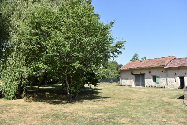 PROPRIETE DE CHARME ACCES DIRECT RIVIERE PROCHE DE PERIGUEUX