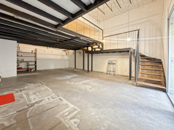 Marseille (13007) Local commercial – Rue Neuve Sainte-Catherine - Tous commerces sauf restauration – 53 m² + mezzanine 33,5 m²