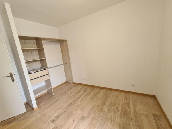 Location
                Maison64 m² - 3 Pièces -
                    AGEN (47000)