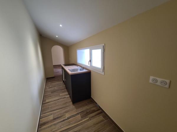 Location
                Maison64 m² - 3 Pièces -
                    AGEN (47000)
