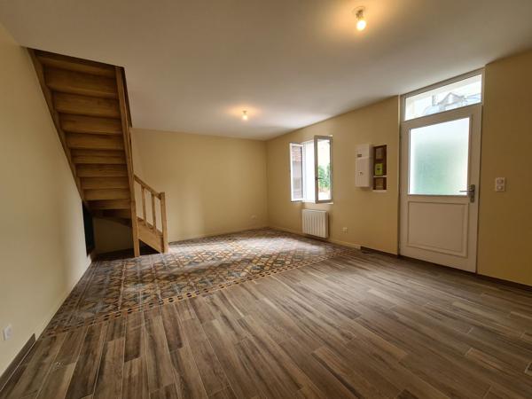 Location
                Maison64 m² - 3 Pièces -
                    AGEN (47000)