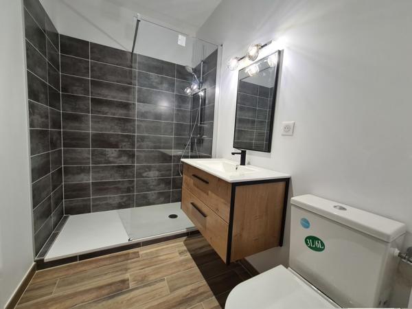 Location
                Maison64 m² - 3 Pièces -
                    AGEN (47000)