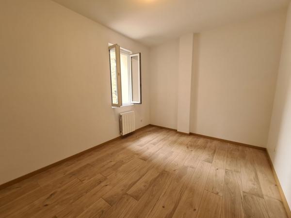 Location
                Maison64 m² - 3 Pièces -
                    AGEN (47000)