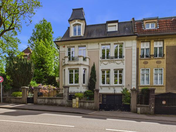 METZ  VACQUINIERE   MAISON DE MAÎTRE PRESTIGE AVEC VUE CANAL