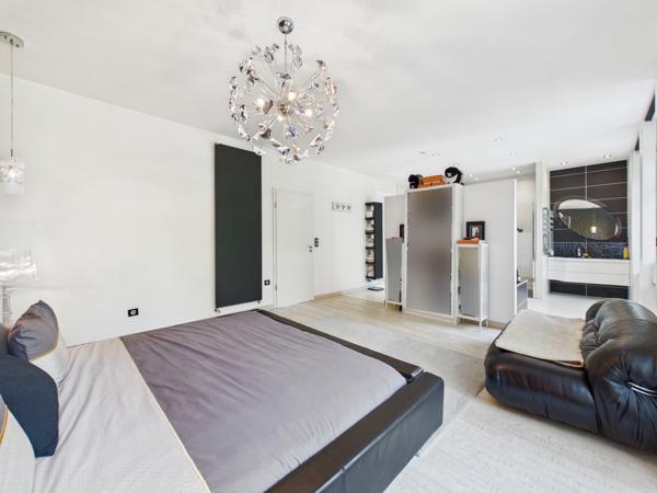 METZ  VACQUINIERE   MAISON DE MAÎTRE PRESTIGE AVEC VUE CANAL