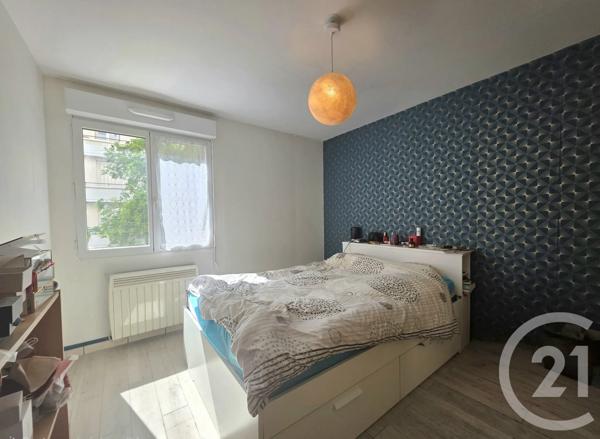 Appartement F4 à vendre  4 pièces - 81 m 2   VILLEURBANNE  - 69