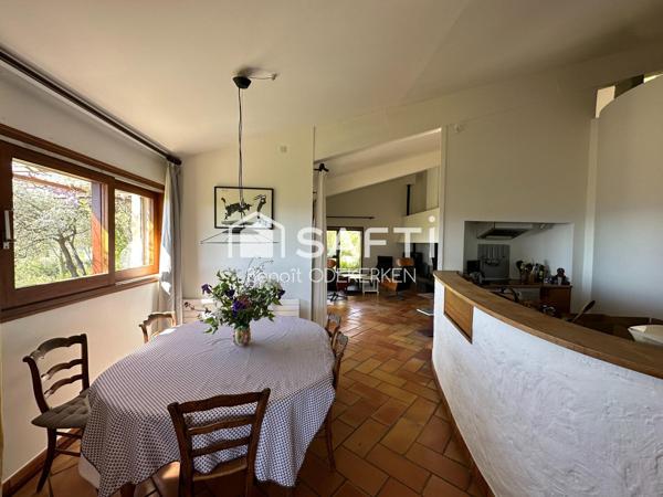 Maison d’architecte sur les hauteurs de Manosque avec vue panoramique exceptionnelle sur la vallée et les Alpes.
