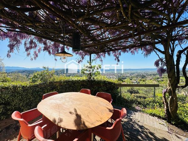 Maison d’architecte sur les hauteurs de Manosque avec vue panoramique exceptionnelle sur la vallée et les Alpes.