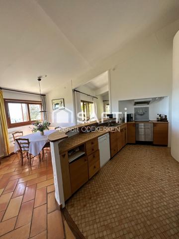 Maison d’architecte sur les hauteurs de Manosque avec vue panoramique exceptionnelle sur la vallée et les Alpes.