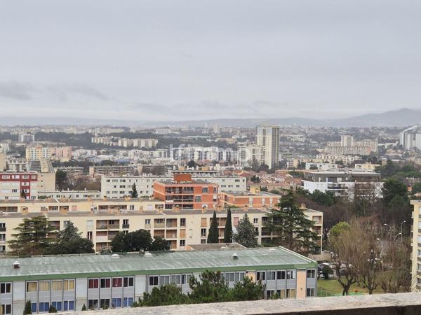 T2 lumineux 51M2 + Terrasse Résidence Castelroc 13010