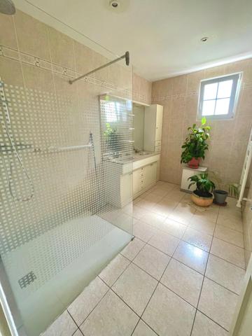 Trouy, maison de plain pied 4 chambres