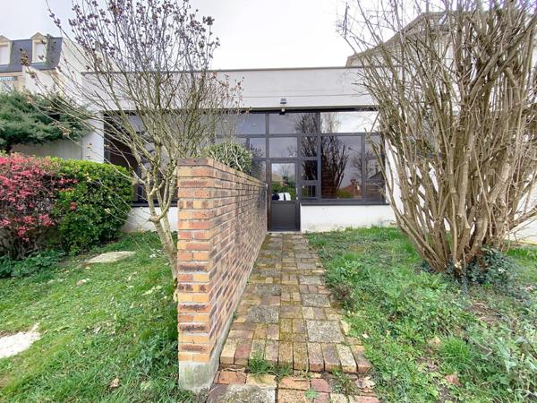 Local professionnel, Bureau  style Loft lumineux de 130 m2, espace vert 100m2