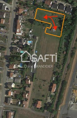 Terrain constructible de 3099m2