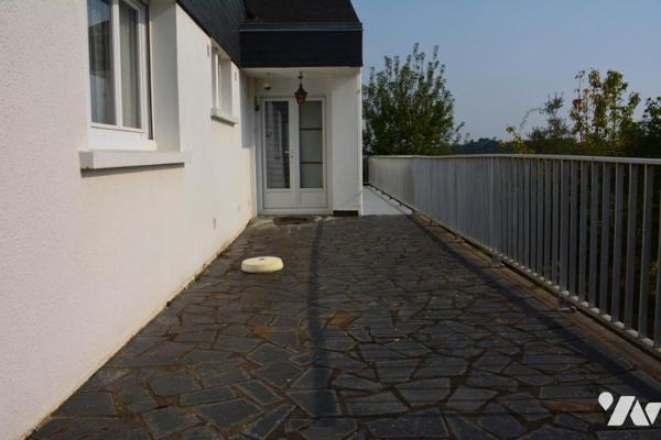 Vente sur la commune de Sablé sur Sarthe une maison avec un garage et un jardin