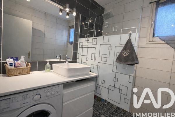 Appartement à vendre 4 pièces 77 m² Décines-Charpieu