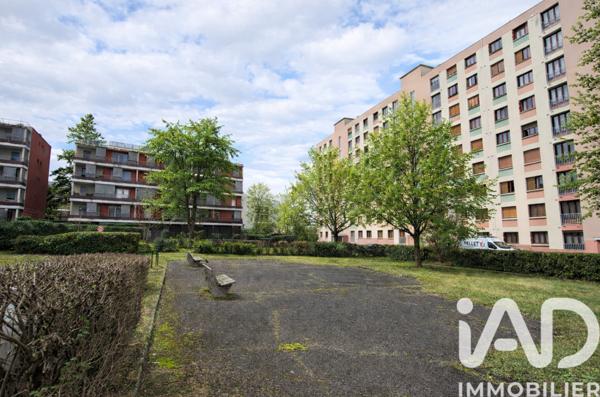 Appartement à vendre 4 pièces 77 m² Décines-Charpieu