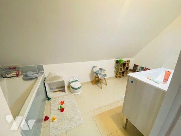 A Vendre à Penvénan (22710) en Côtes-d'Armor (22), maison de 1983,  de plain de plain pied de t...