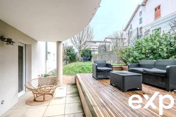 Rare ! T2 en rez-de-jardin avec superbe terrasse en bois et grand extérieur