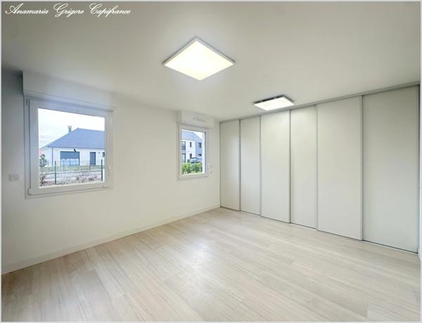 COURVILLE SUR EURE (28190) - Maison de plain pied, bâtie en 2020, d'une de surface -133 m², terrain clos de 671 m²