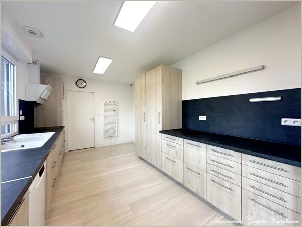 COURVILLE SUR EURE (28190) - Maison de plain pied, bâtie en 2020, d'une de surface -133 m², terrain clos de 671 m²