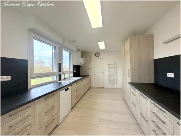 COURVILLE SUR EURE (28190) - Maison de plain pied, bâtie en 2020, d'une de surface -133 m², terrain clos de 671 m²