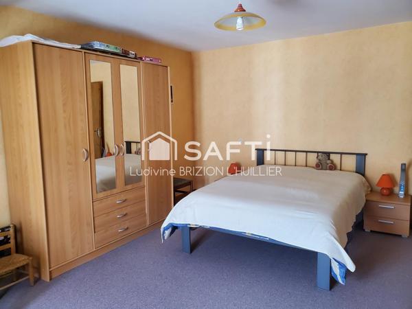 Ancien corps de ferme indépendant dans son écrin de verdure