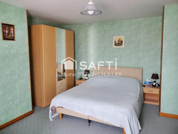 Ancien corps de ferme indépendant dans son écrin de verdure