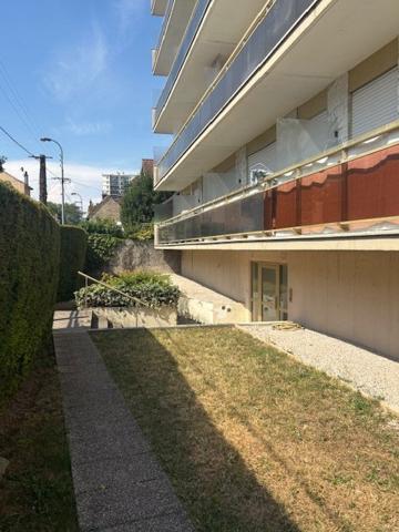 Appartement à SAINT MAUR DES FOSSES (94100)
