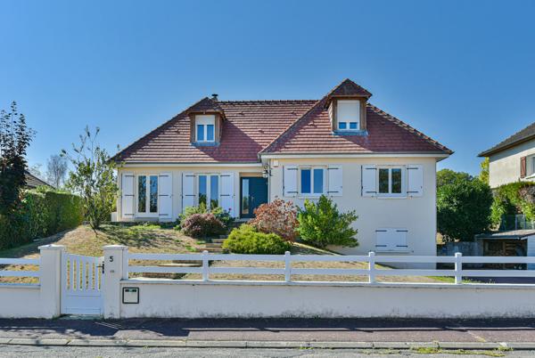 Maison
         7 pièces
        - 128 m² Exclusivité 339 000 €*