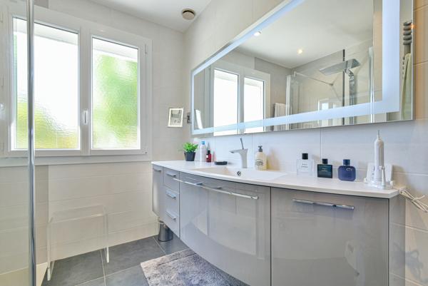 Maison
         7 pièces
        - 128 m² Exclusivité 339 000 €*