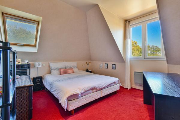 Maison
         7 pièces
        - 128 m² Exclusivité 339 000 €*