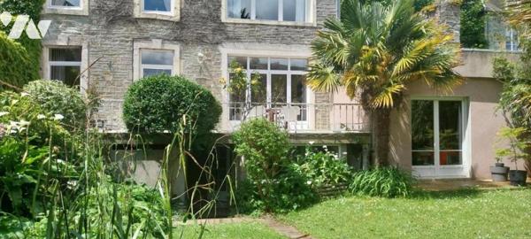 Cherbourg hyper centre appartement avec jardin