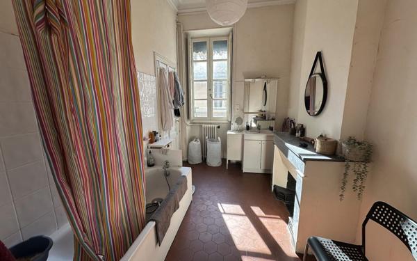 Appartement à vendre    4 pièces • 137 m2 Nîmes