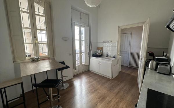 Appartement à vendre    4 pièces • 137 m2 Nîmes