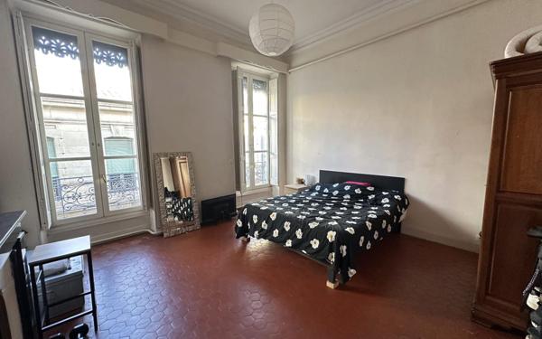 Appartement à vendre    4 pièces • 137 m2 Nîmes