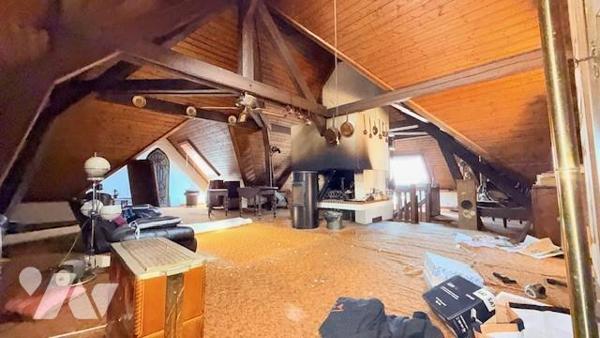 Maison sur 4 niveaux et ses dépendances