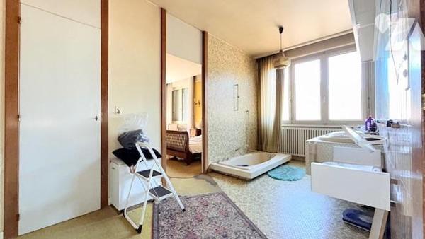 Maison sur 4 niveaux et ses dépendances