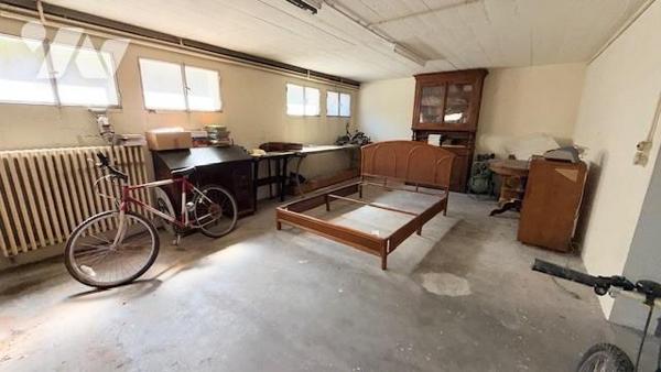 Maison sur 4 niveaux et ses dépendances