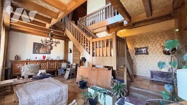 Maison sur 4 niveaux et ses dépendances