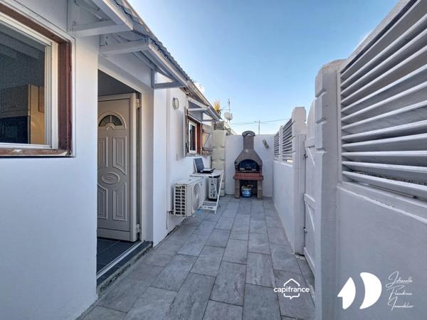 Maison meublée à louer : 2 chambres, 1 pièce indépendante avec baignoire, Nérée centre ville, Les Abymes