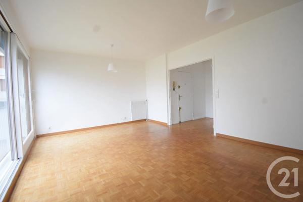 Appartement T3 à vendre  3 pièces - 68,85 m 2   VICHY  - 03