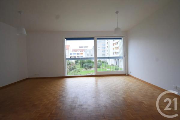 Appartement T3 à vendre  3 pièces - 68,85 m 2   VICHY  - 03