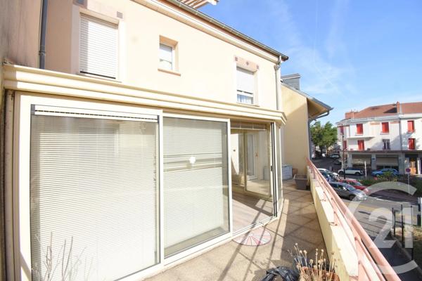 Appartement T3 à vendre  3 pièces - 68,85 m 2   VICHY  - 03